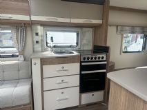 2019 COACHMAN VIP 575 4.jpg